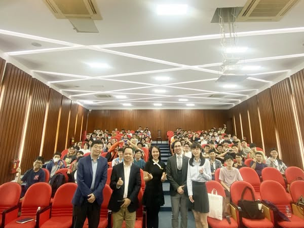 Sinh viên ĐHBK (ĐHQG-HCM) tiếp cận tri thức toàn cầu với Đại học Adelaide - TOP 100 thế giới!