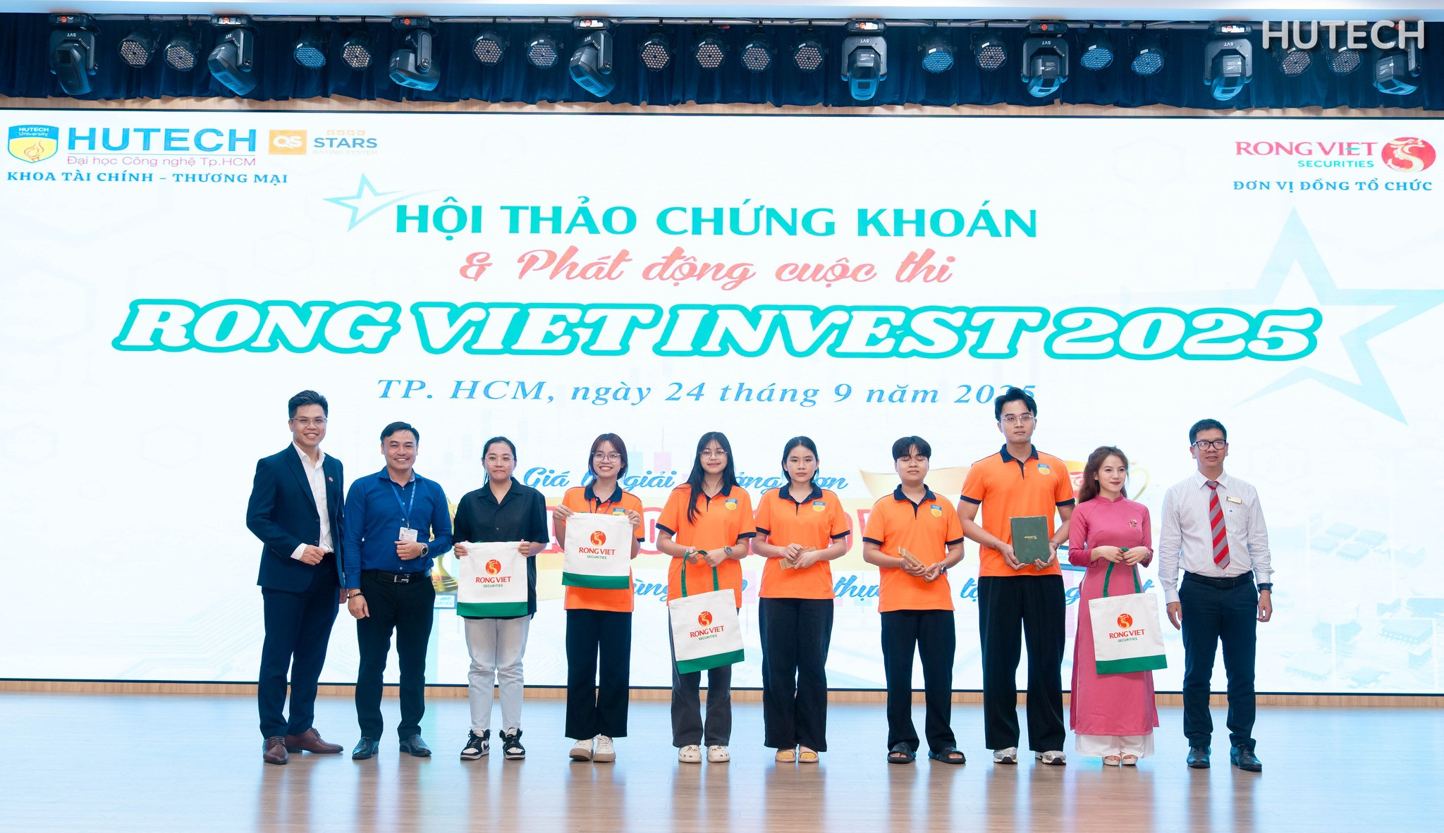 HUTECH “Unlock” kỹ năng: Ứng dụng AI trong Đầu tư Chứng khoán 4.0 - Cơ hội thực chiến cùng Rồng Việt (VDSC)!